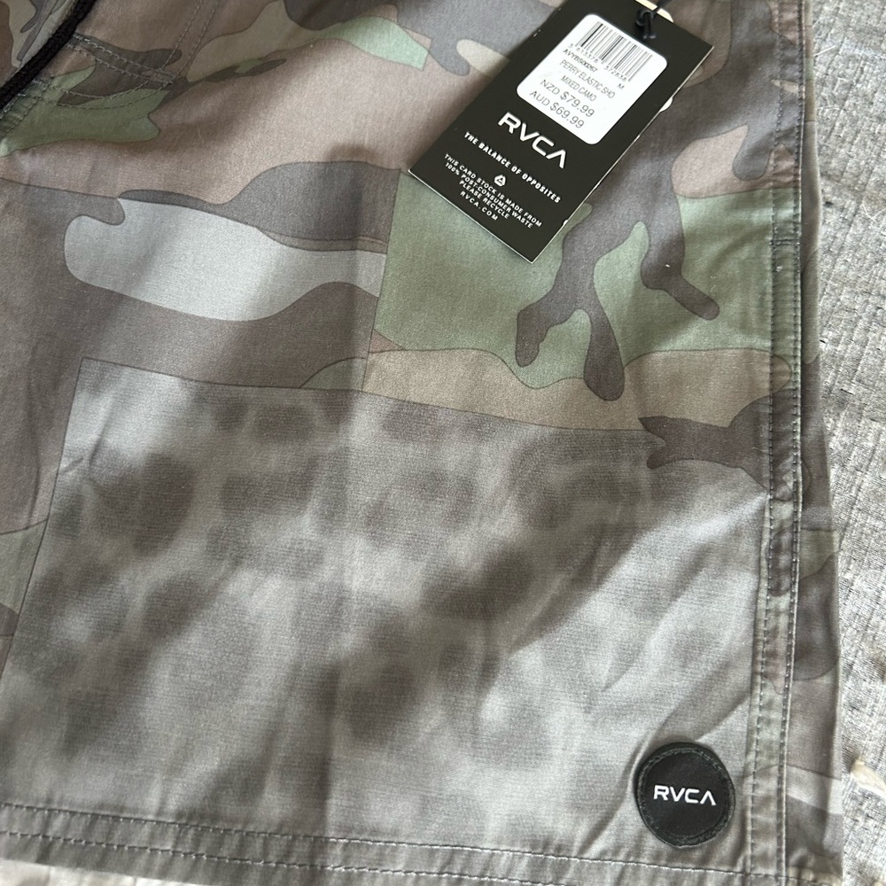 Rvca brand new with tags men’s size medium shorts - Picture 1 of 3